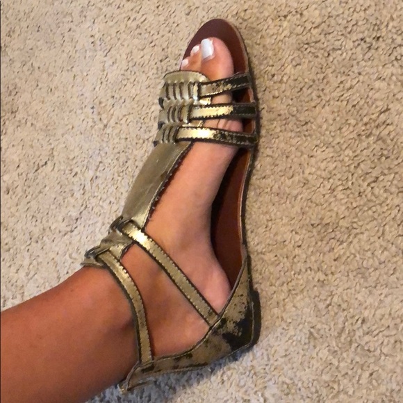 Gold gladiator sandals - Picture 2 of 2